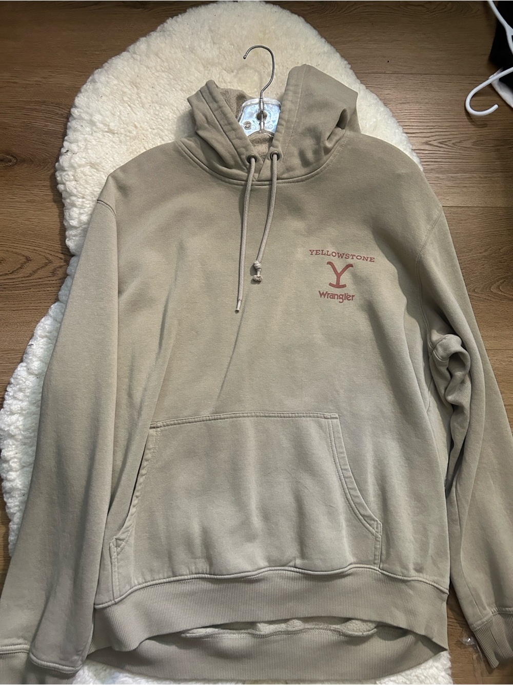 Wrangler Yellowstone Men's Crewneck Hoodie in Taupe 29” Ptp